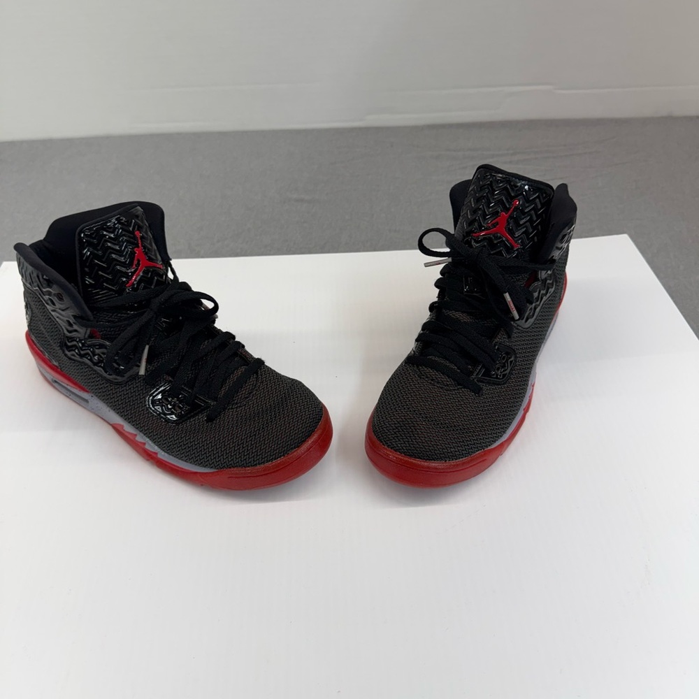 Nike Air Jordan Spike Forty PE Basketball Shoes Red Black  Size 6Y. Really Clean